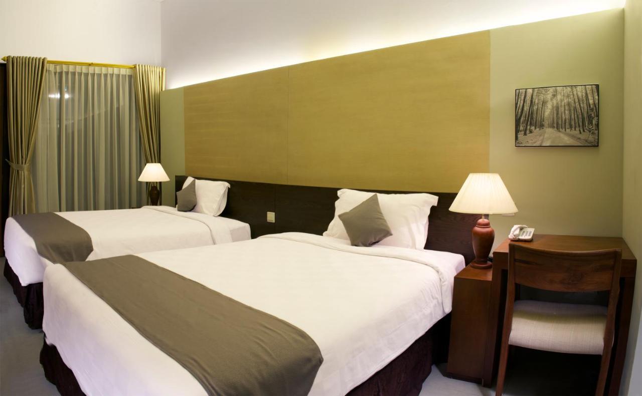 Hotel Neo+ Green Savana Sentul City Bogor Exteriör bild