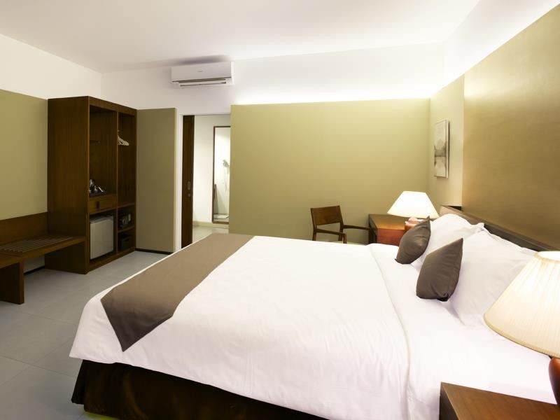 Hotel Neo+ Green Savana Sentul City Bogor Exteriör bild