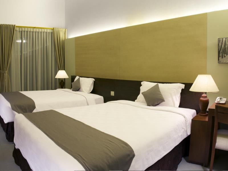 Hotel Neo+ Green Savana Sentul City Bogor Exteriör bild