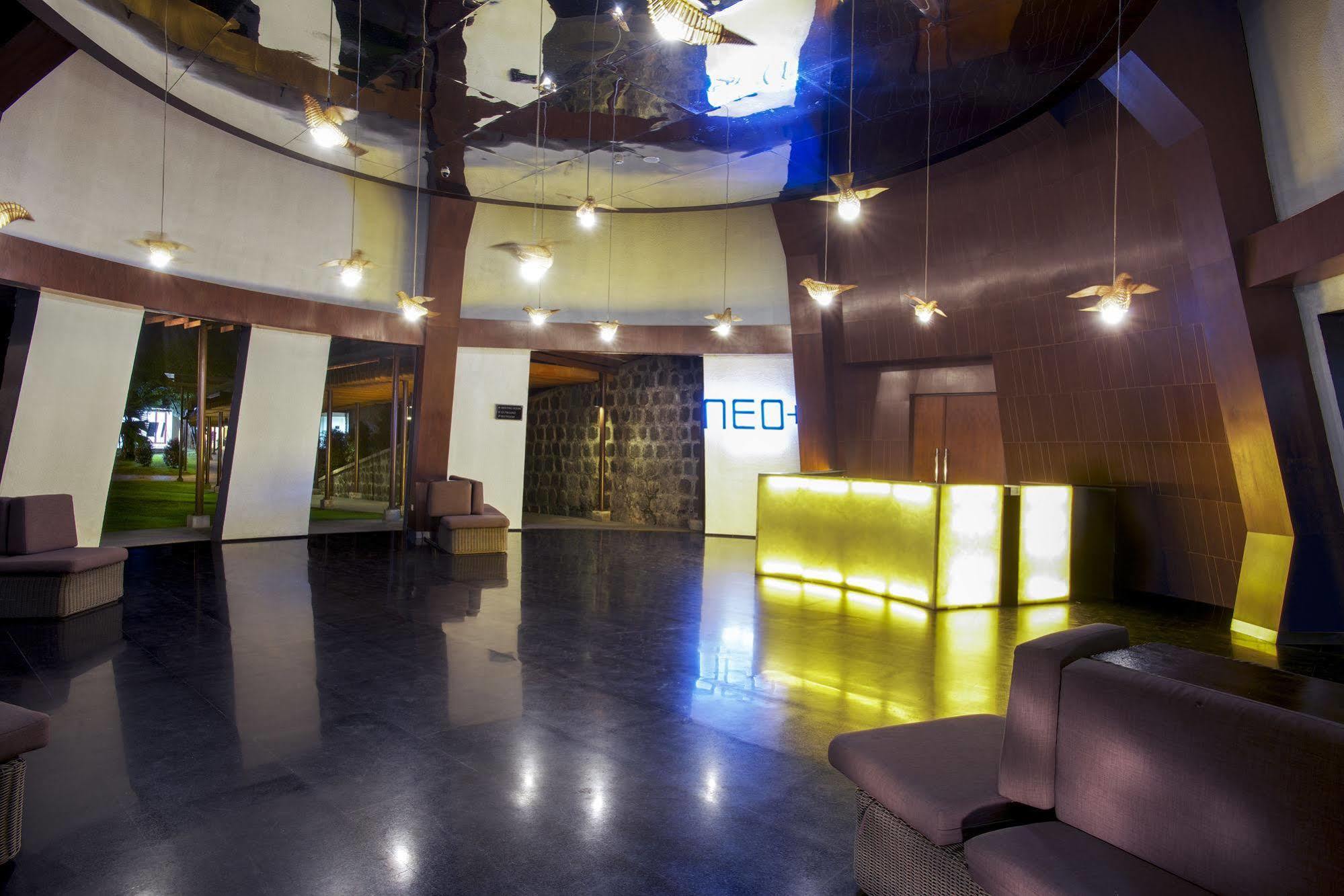 Hotel Neo+ Green Savana Sentul City Bogor Exteriör bild
